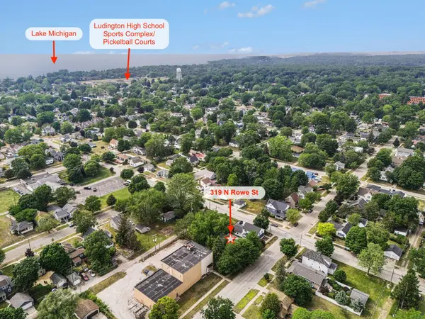 319 N Rowe Street, Ludington, MI 49431