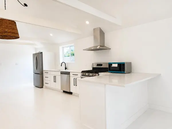 13 S Elm ST #2, Three Oaks Vllg, MI 49128