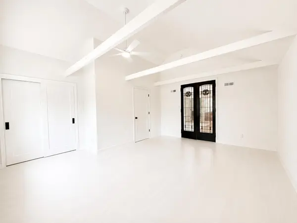 13 S Elm ST #2, Three Oaks Vllg, MI 49128