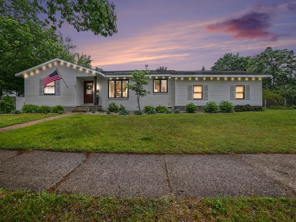 1202 Woodlawn AVE, Grand Haven City, MI 49417