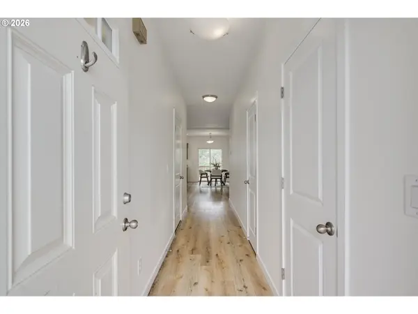 1043 N FAIRHOPE PL, Ridgefield, WA 98642