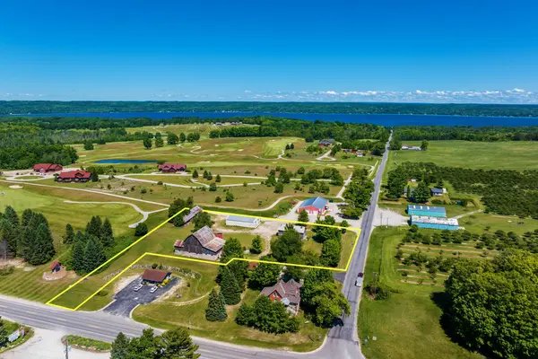 12924 McLachlan RD, Torch Lake Twp, MI 49648
