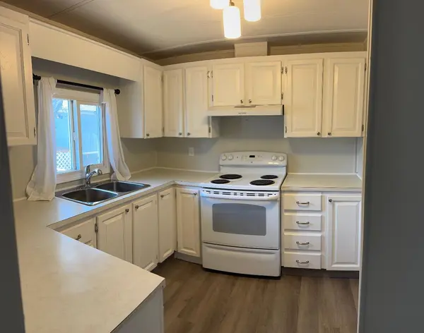 206 Polar AVE, High River, AB T1V 1J4