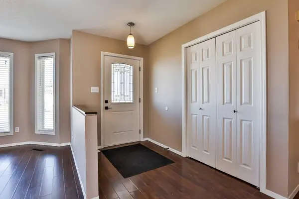 73 Mt Rundle BLVD W, Lethbridge, AB T1K 7J2