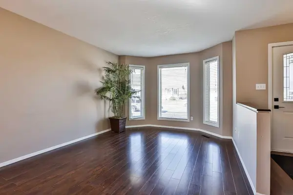 73 Mt Rundle BLVD W, Lethbridge, AB T1K 7J2