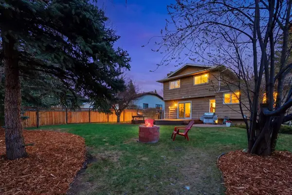 5893 Dalcastle DR NW, Calgary, AB T3A 2C2