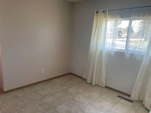 11232 105 AVE, Fairview, AB T0H 1L0