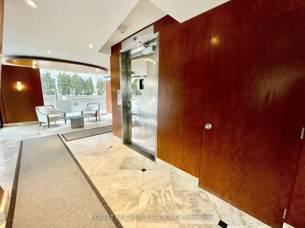 423 Avenue RD #1, Toronto C02, ON M4V 2H7
