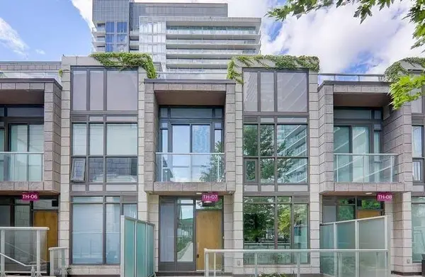 121 Mcmahon DR #TH7, Toronto C15, ON M2K 0C2