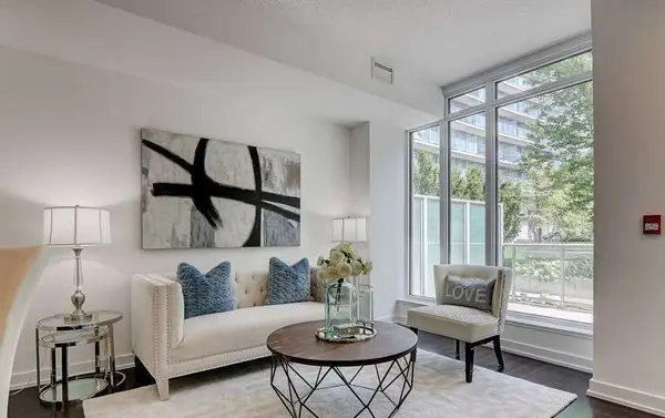 121 Mcmahon DR #TH7, Toronto C15, ON M2K 0C2