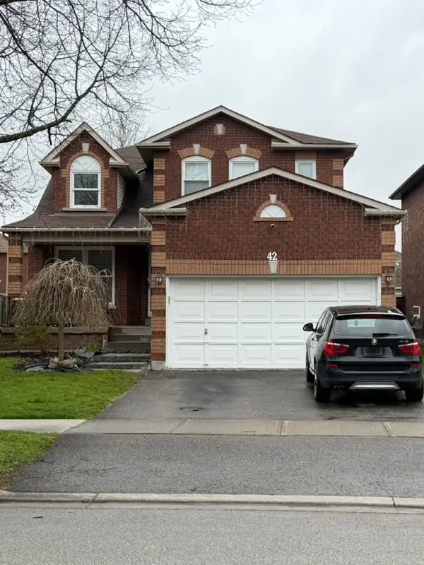 42 Brownell ST, Whitby, ON L1R 2E9