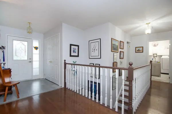 27 Niagara TRL, Clarington, ON L1B 1A2