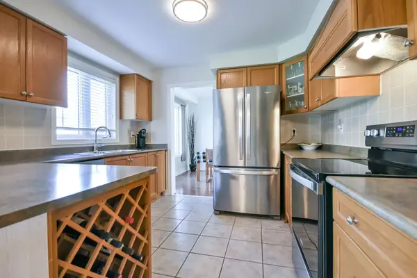 112 Crimson Ridge RD, Barrie, ON L4N 0G9