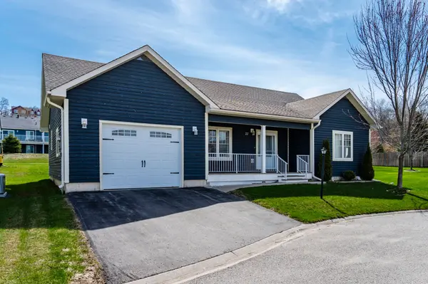 22 Grew CRES, Penetanguishene, ON L9M 0A4