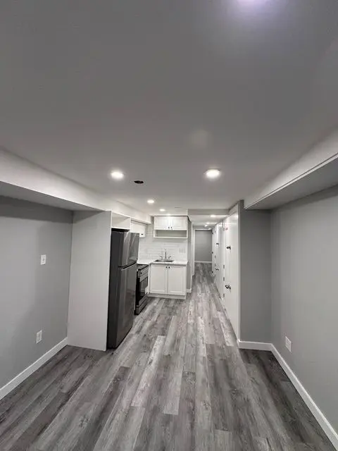 580 Nairn AVE W #6, Toronto W03, ON M6E 2K4