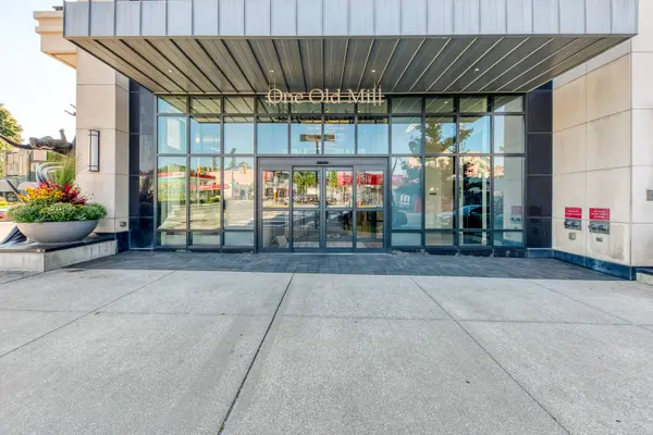 1 Old Mill DR #1118, Toronto W01, ON M6S 0A1