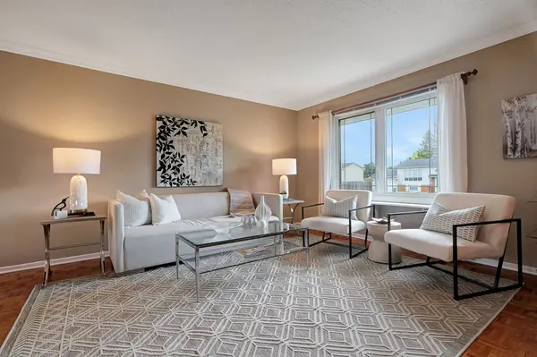 13 Mcmurdo CT, Cityview - Parkwoods Hills - Rideau Shore, ON K2E 5V8