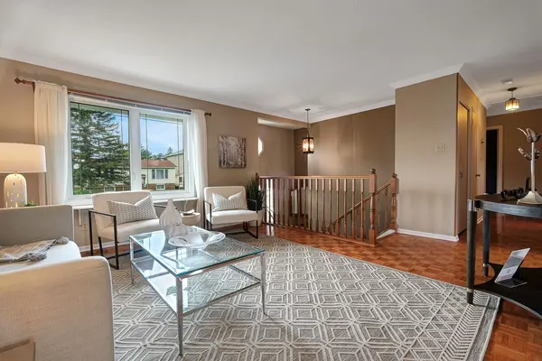 13 Mcmurdo CT, Cityview - Parkwoods Hills - Rideau Shore, ON K2E 5V8