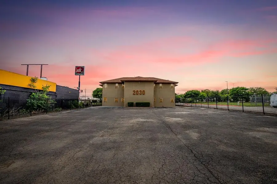 2030 S Las Vegas Trail, White Settlement, TX 76108