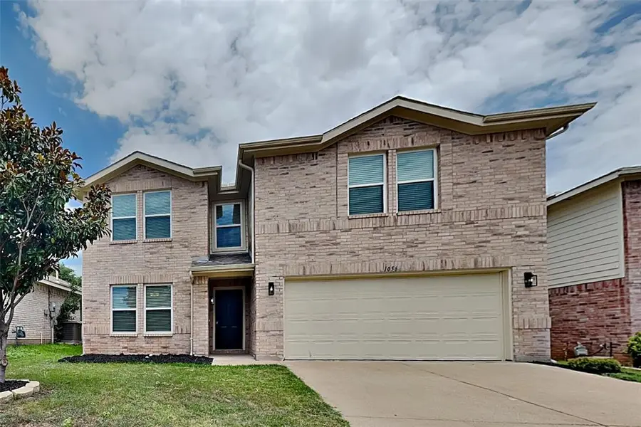 1056 Silver Spur Lane, Fort Worth, TX 76179