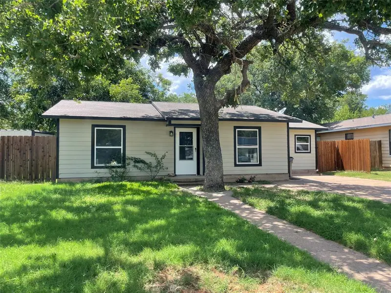 310 Colorado Avenue, Graham, TX 76450