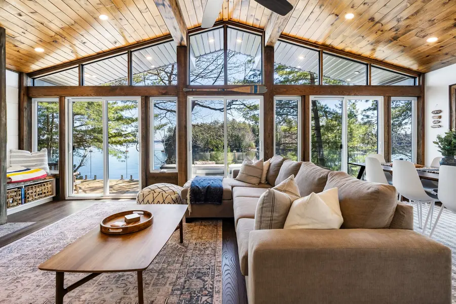 29 BEACHGROVE ISLAND 33LM N/A, Gravenhurst, ON P1P 1R2