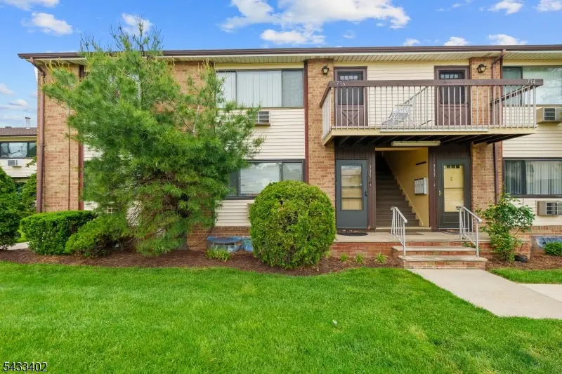 735 Cricket Ln, Woodbridge Twp., NJ 07095