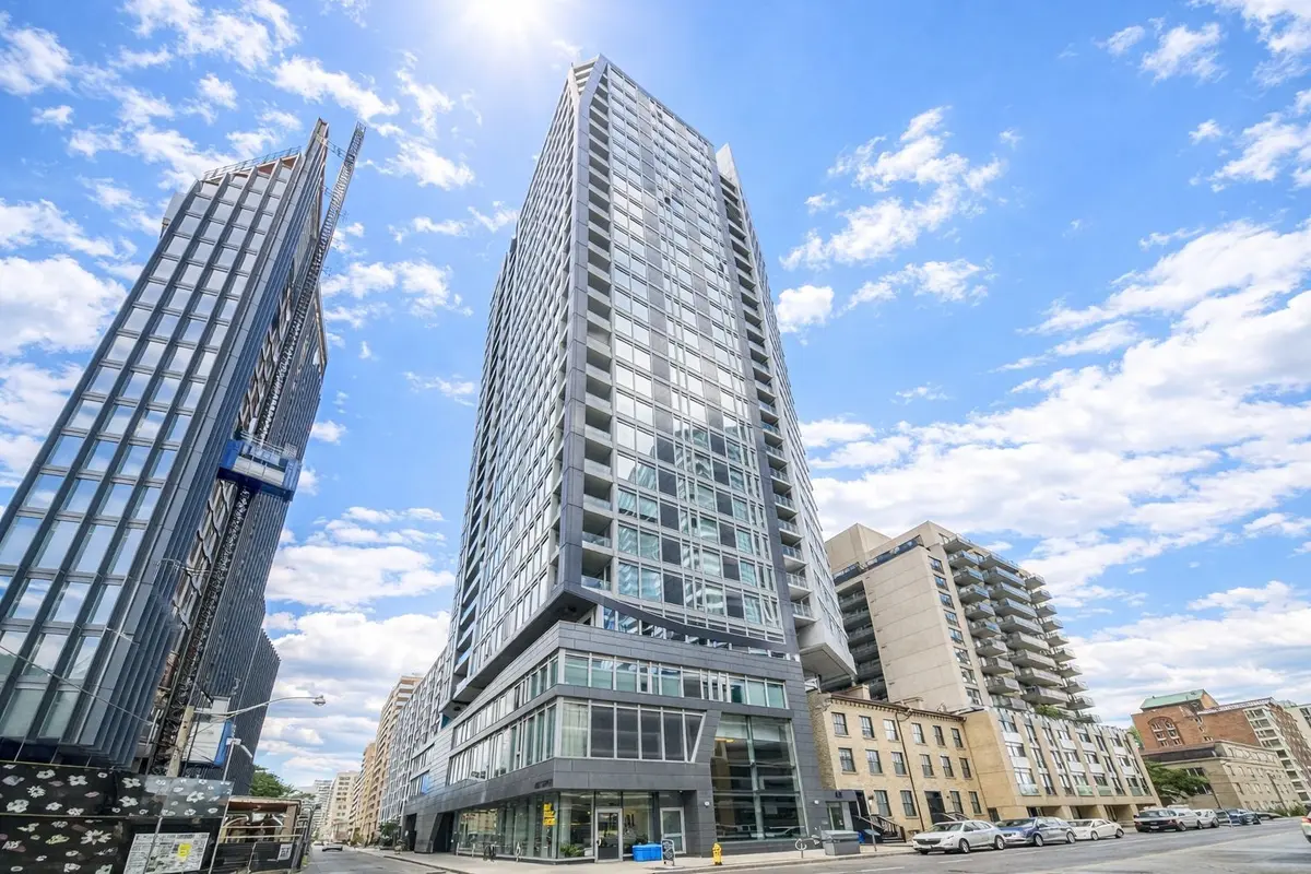 68 Shuter ST #1009, Toronto C08, ON M5B 1B4