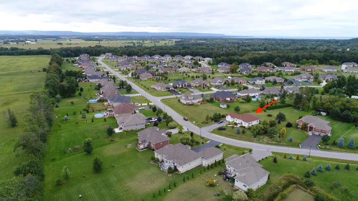 18 Maple DR, Wasaga Beach, ON L9Z 0A7