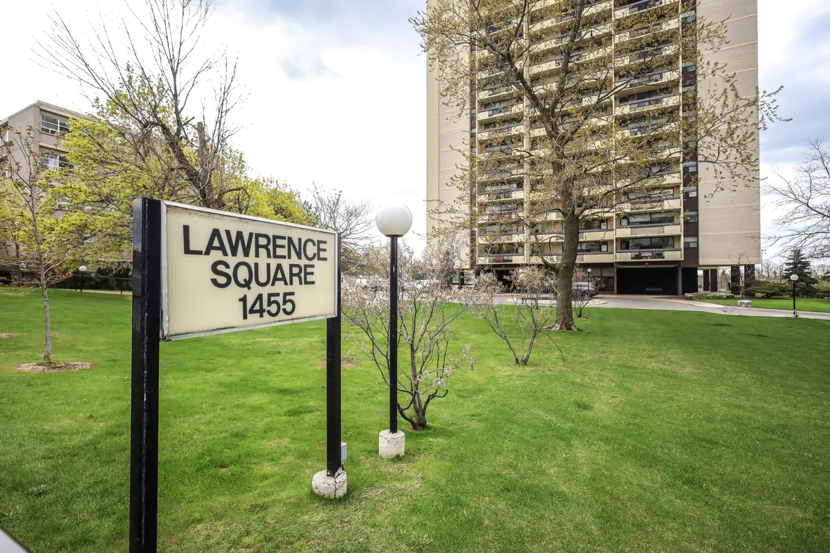 1455 Lawrence AVE W #207, Toronto W04, ON M6L 1B1