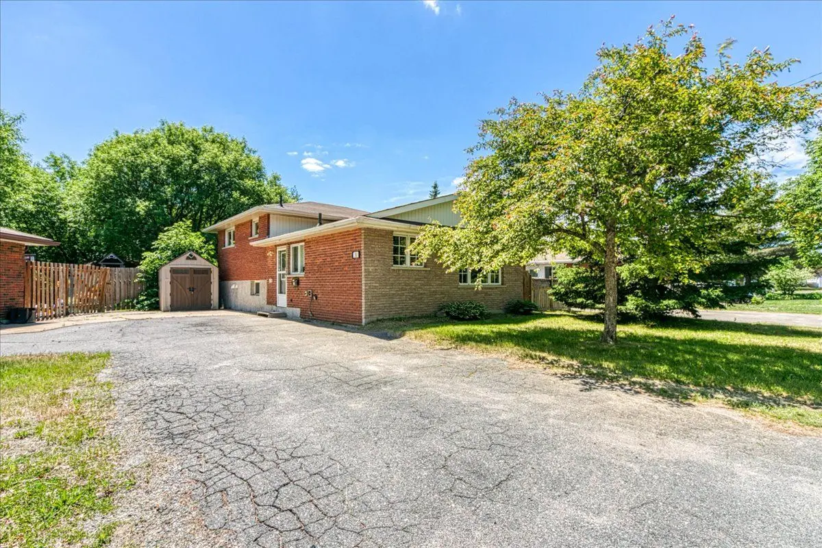 31 Rio RD, Sudbury Remote Area, ON P3C 3A4
