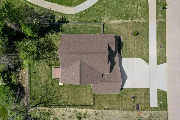 416 Auburn Ridge Rd, Coralville, IA 52241