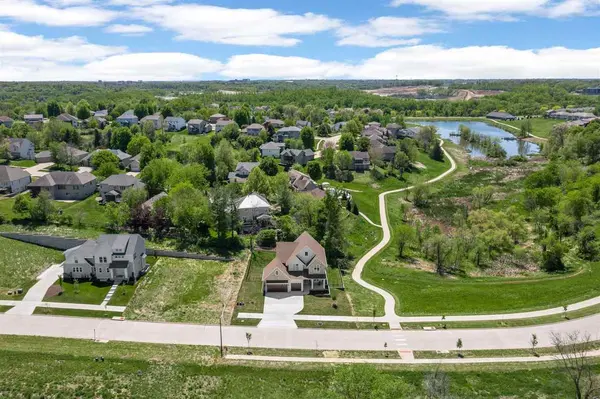 416 Auburn Ridge Rd, Coralville, IA 52241