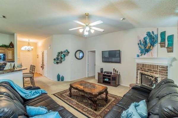 1634 Powder Horn Lane, Arlington, TX 76018