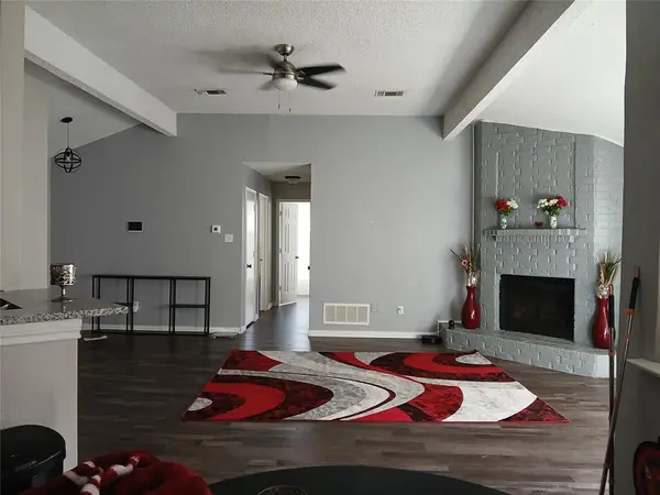 5002 Prairieview Court S, Arlington, TX 76017