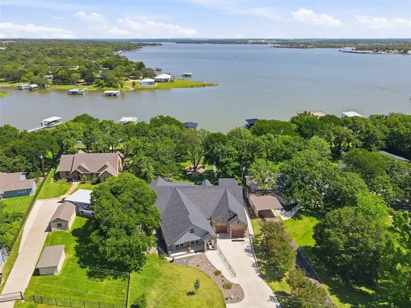 11754 North Court, Azle, TX 76020
