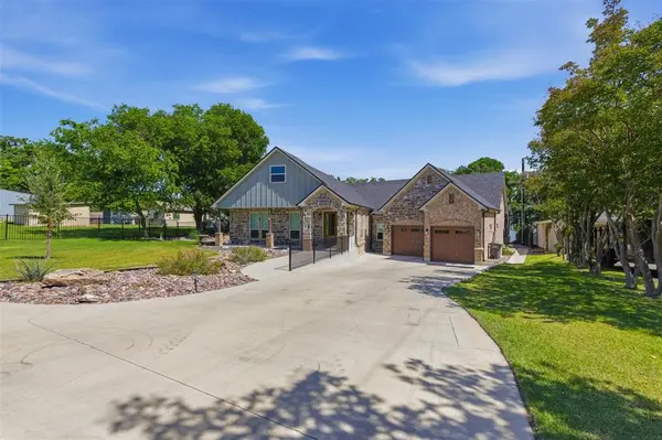 11754 North Court, Azle, TX 76020