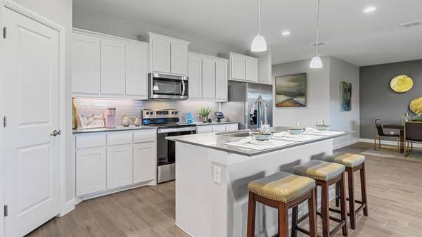 1422 CANTERBURY Trail, Desoto, TX 75115