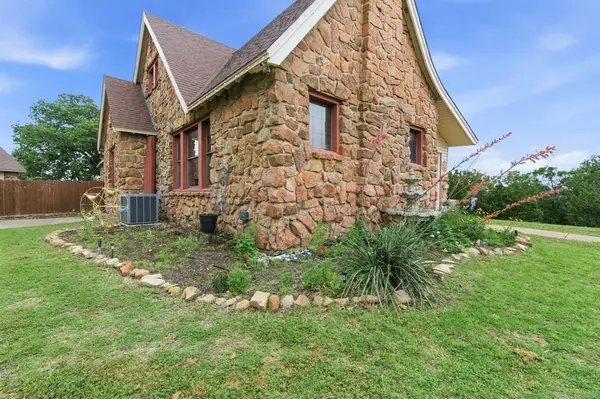 514 S Dixie Street, Eastland, TX 76448