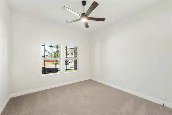 402 Laurel Lane, Glenn Heights, TX 75154