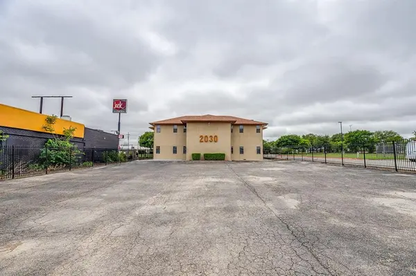2030 S Las Vegas Trail, White Settlement, TX 76108