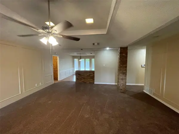 407 Hillcroft Circle, Duncanville, TX 75137