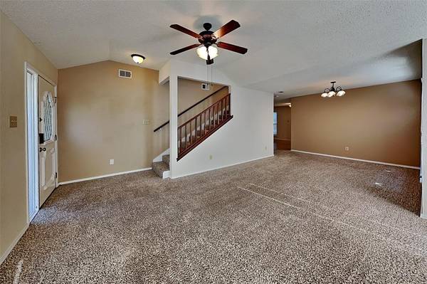 1716 Stoneway Drive, Grapevine, TX 76051