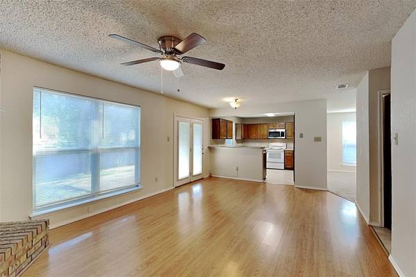 1716 Stoneway Drive, Grapevine, TX 76051