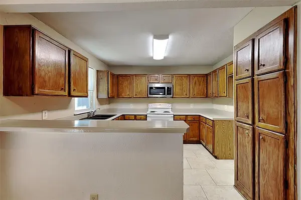 1716 Stoneway Drive, Grapevine, TX 76051