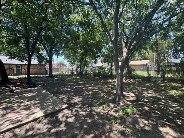 217 E Kimbrough Street, Mesquite, TX 75149