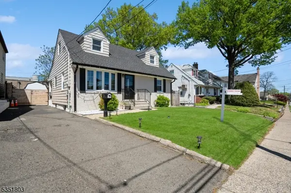 21 13Th Ave, Elmwood Park Boro, NJ 07407