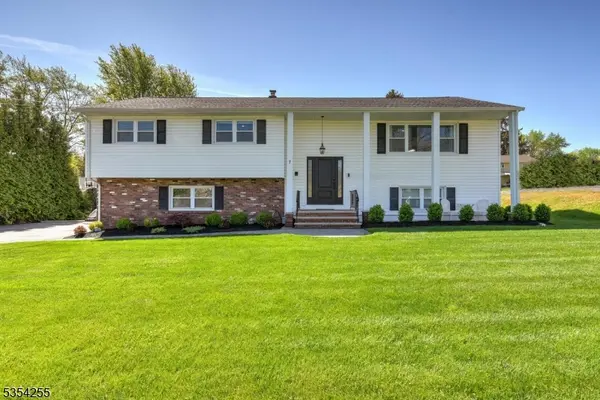 7 King Ct, Wayne Twp., NJ 07470