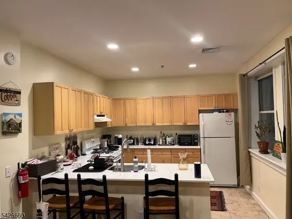 385 George St #2B, New Brunswick City, NJ 08901