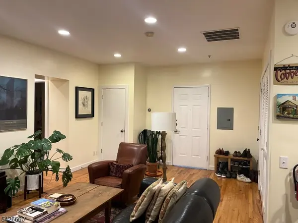 385 George St #2B, New Brunswick City, NJ 08901